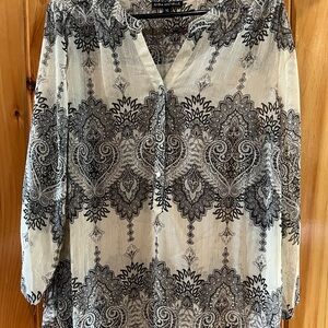 Sara Michelle Black and White Paisley V-Neck Tunic